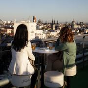 Disfrutando de Sunset Lookers Disfrutando de Sunset Lookers