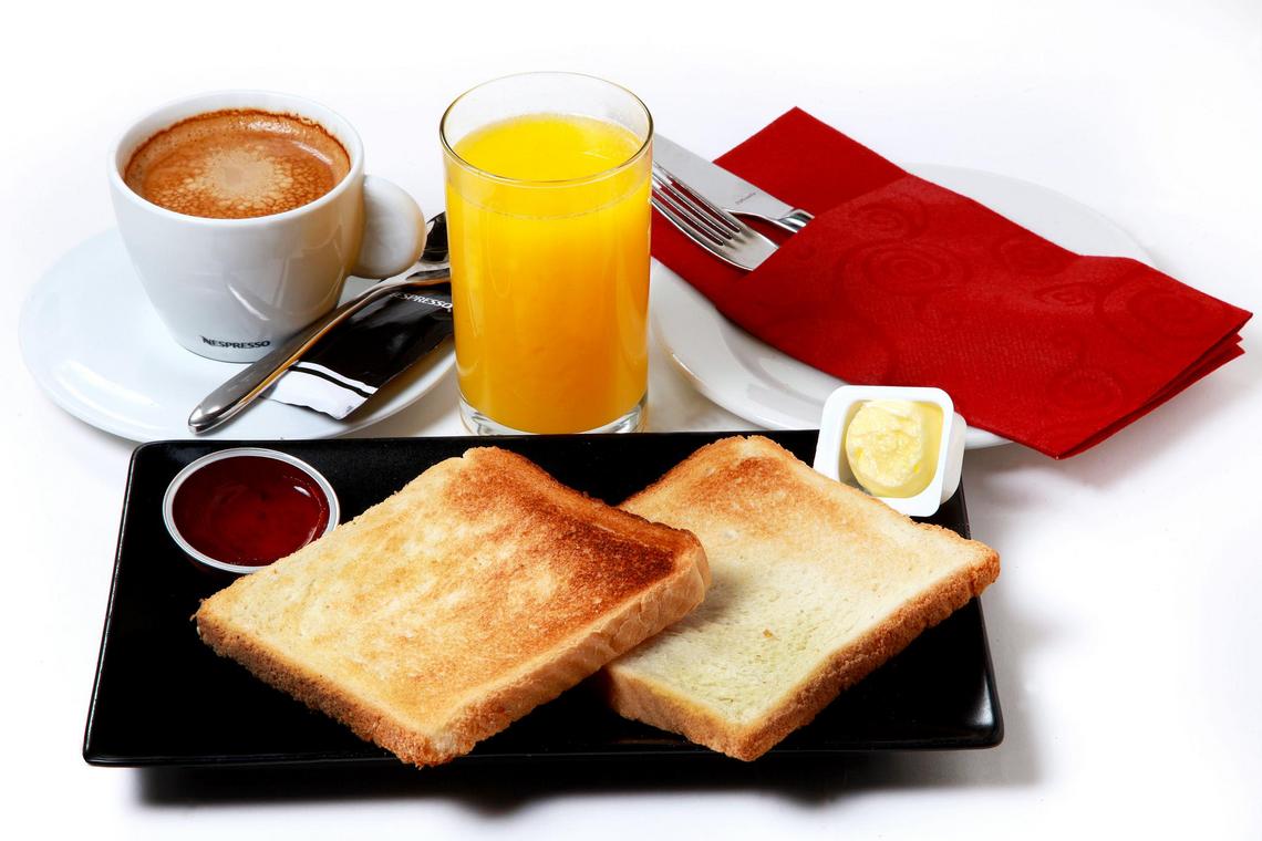 Desayuno con tostadas Barra de Sandó Desayuno con tostadas Barra de Sandó